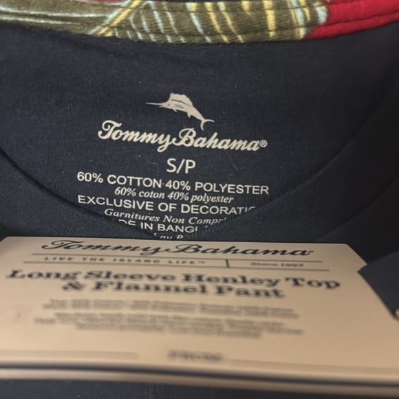 Tommy Bahama, long sleeve Henley top and flannel pant pajama set, new - Picture 6 of 6